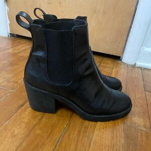 Chelsea Boots